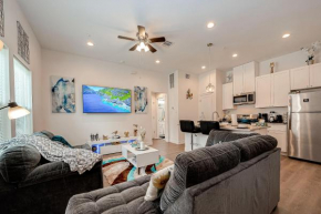 Stylish Cottage in Gated Community with High-Speed Wi-Fi